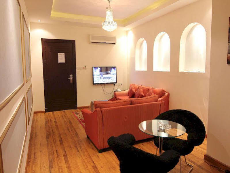 Towlan Hotel Suites 1 Riadh Exterior foto