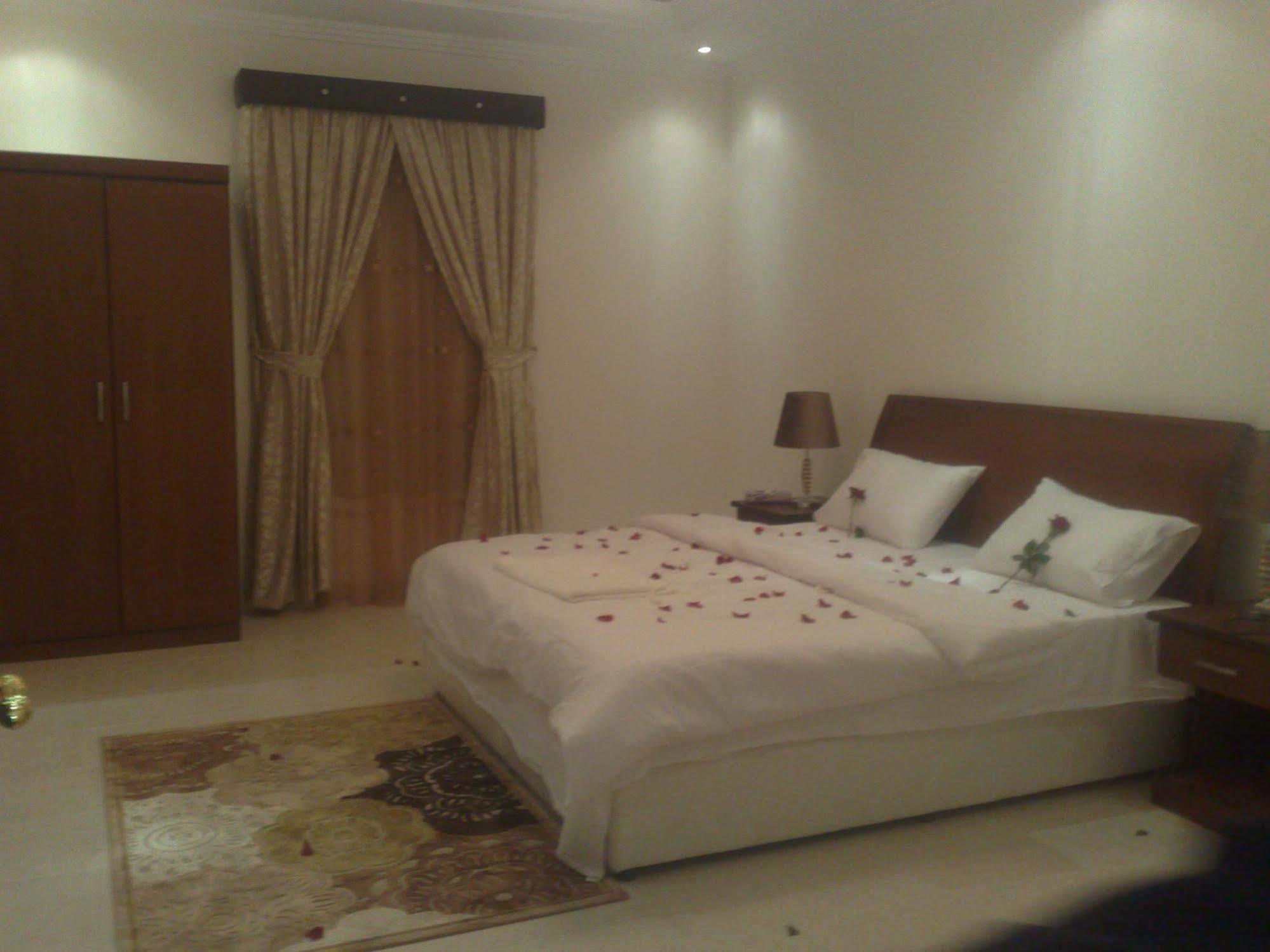 Towlan Hotel Suites 1 Riadh Exterior foto